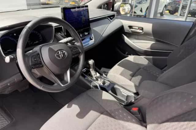 Toyota Corolla (2024) thumbnail 6