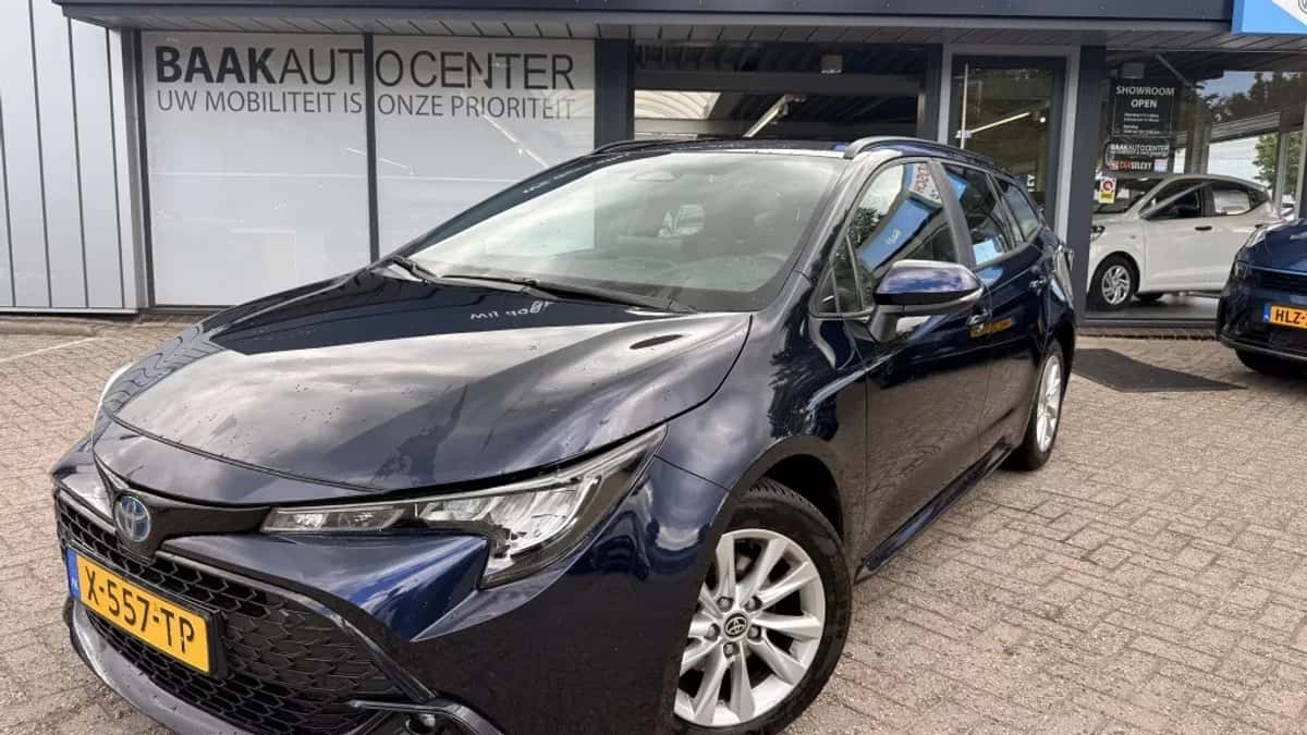 Toyota Corolla (2024) — foto 1