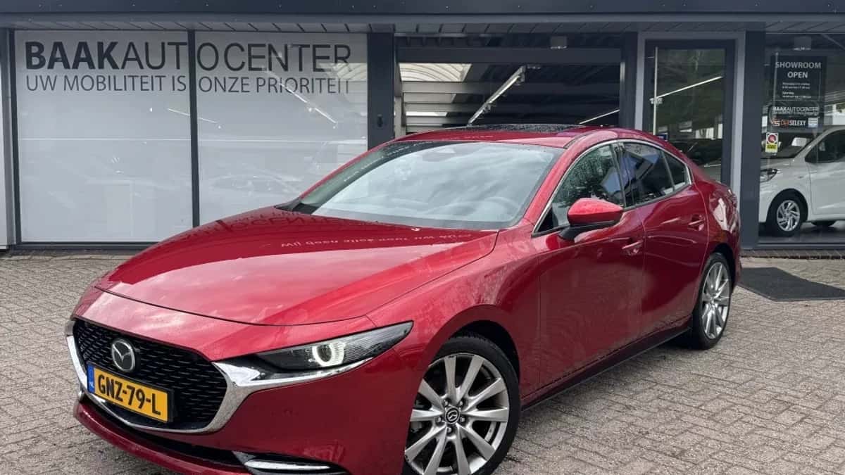Mazda 3 (2024) — foto 1