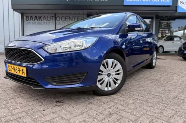 Ford Focus (2018) thumbnail 2
