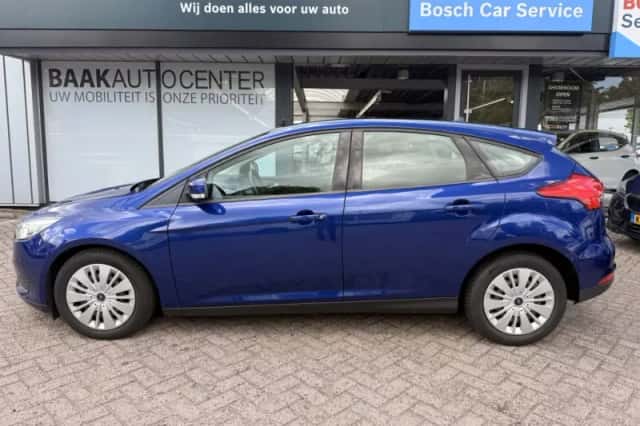 Ford Focus (2018) thumbnail 3