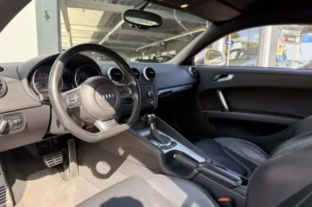 Audi TT (2009) thumbnail 6