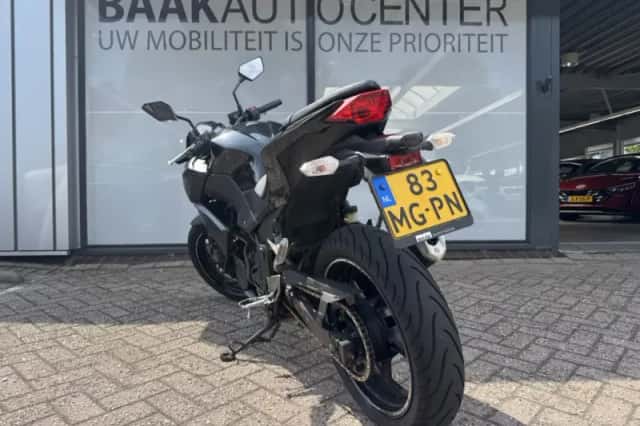 Kawasaki Z300 (2016) thumbnail 3