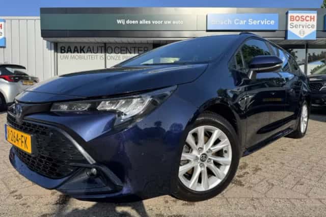 Toyota Corolla (2024) thumbnail 2