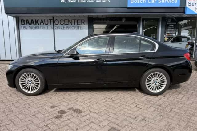 BMW 3-Serie (2018) thumbnail 3