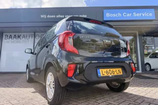 Kia Picanto (2021) thumbnail 5