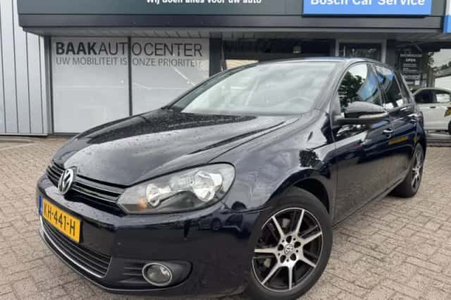 Volkswagen Golf (2011) thumbnail 1