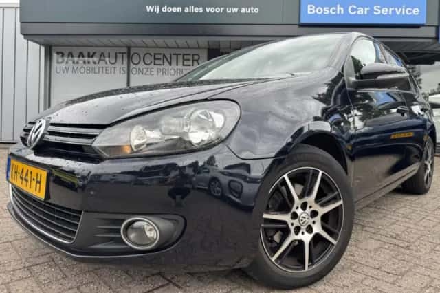Volkswagen Golf (2011) thumbnail 2
