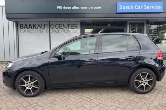 Volkswagen Golf (2011) thumbnail 3