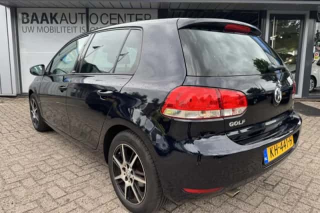 Volkswagen Golf (2011) thumbnail 4