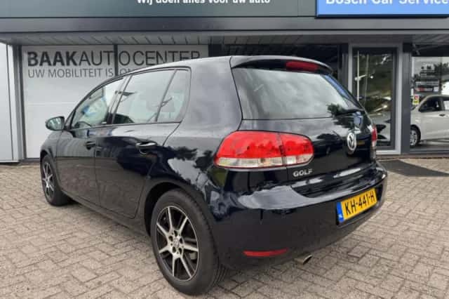 Volkswagen Golf (2011) thumbnail 5