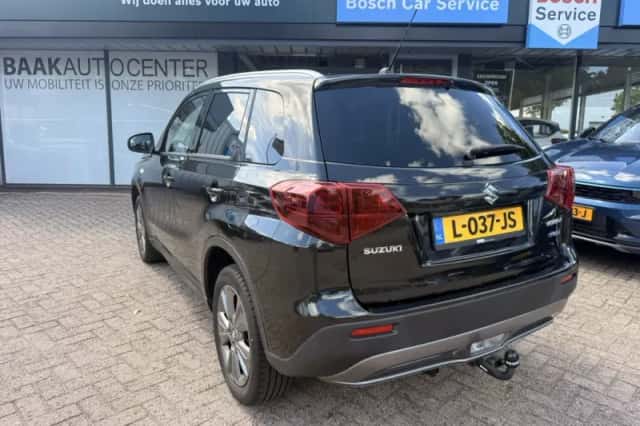 Suzuki Vitara (2021) thumbnail 4