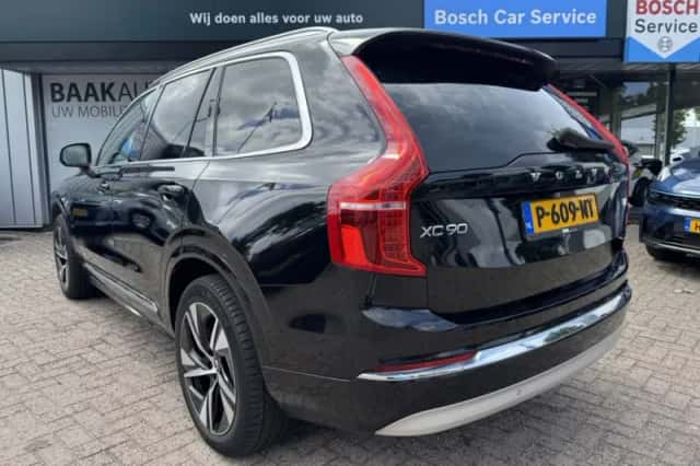 Volvo XC90 (2022) thumbnail 4
