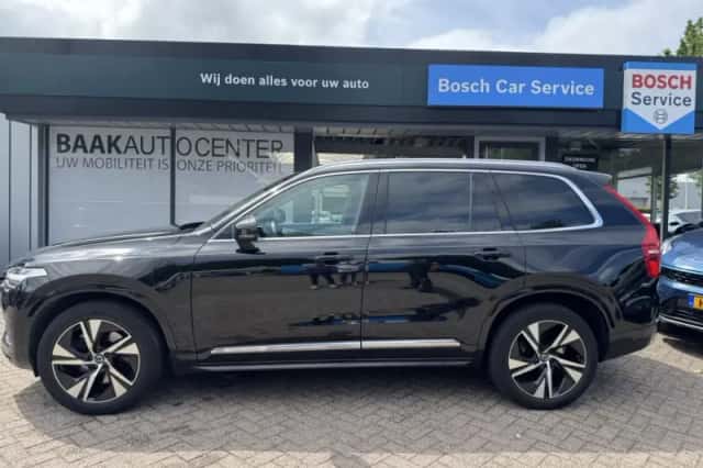 Volvo XC90 (2022) thumbnail 3