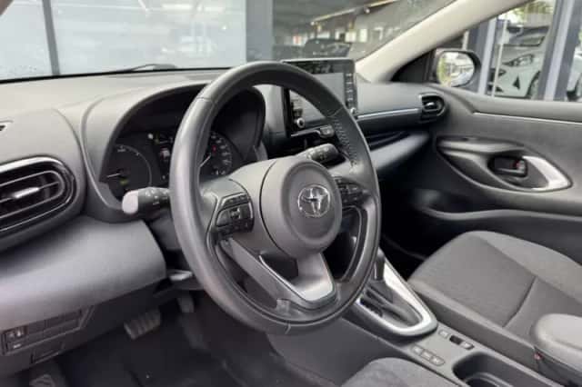 Toyota Yaris (2021) thumbnail 5