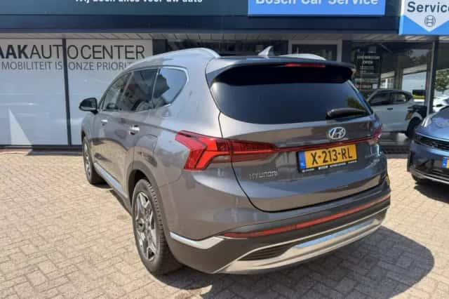 Hyundai Santa (2024) thumbnail 4