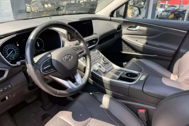 Hyundai Santa (2024) thumbnail 6
