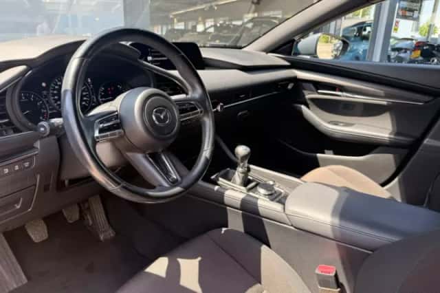 Mazda 3 (2021) thumbnail 6