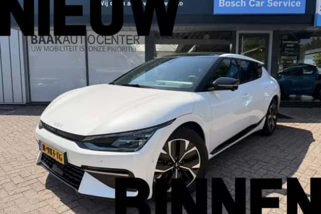Kia EV6 (2021) thumbnail 1