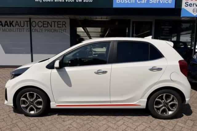 Kia Picanto (2021) thumbnail 3