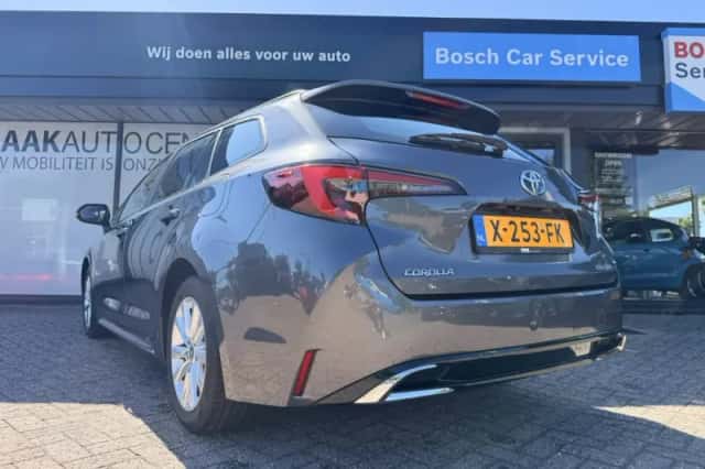 Toyota Corolla (2024) thumbnail 5