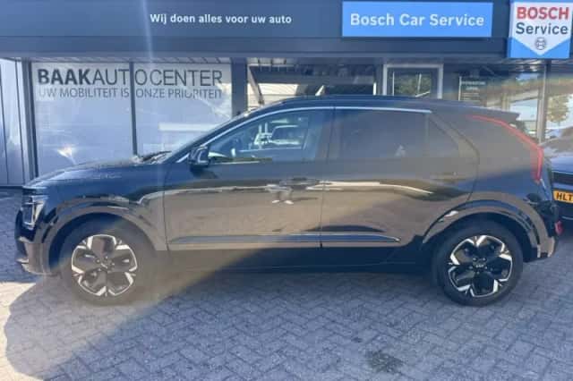 Kia Niro (2023) thumbnail 3