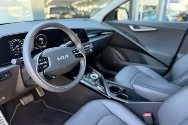 Kia Niro (2023) thumbnail 6