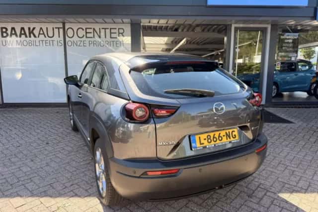 Mazda MX-30 (2021) thumbnail 4