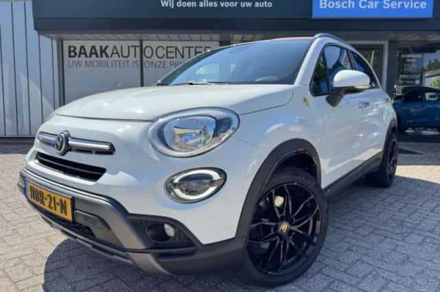 Fiat 500X (2022) thumbnail 2