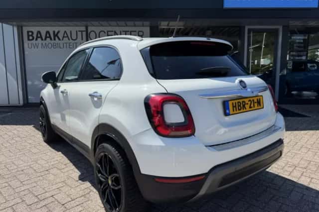 Fiat 500X (2022) thumbnail 4