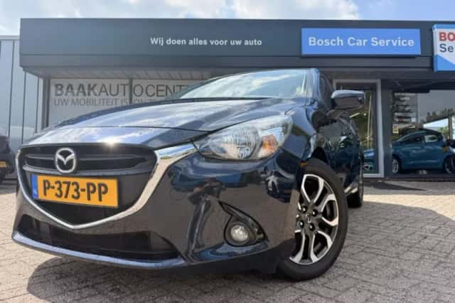Mazda 2 (2017) thumbnail 2