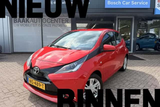 Toyota Aygo (2016) thumbnail 1