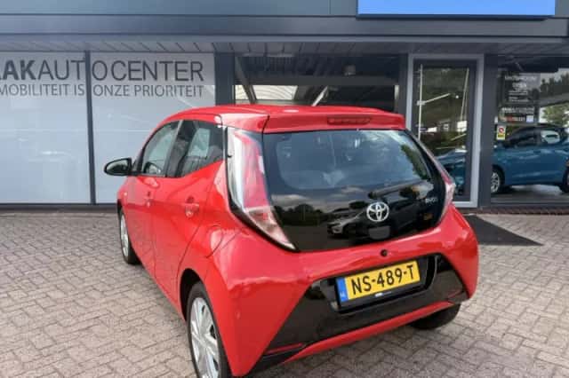 Toyota Aygo (2016) thumbnail 4