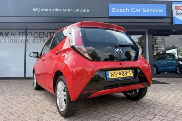 Toyota Aygo (2016) thumbnail 5