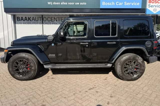 Jeep Wrangler (2021) thumbnail 3