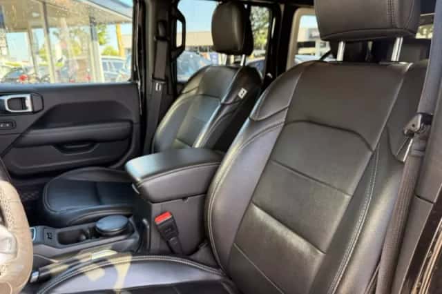 Jeep Wrangler (2021) thumbnail 6