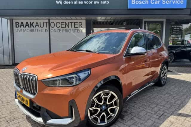 BMW iX1 (2023) thumbnail 1