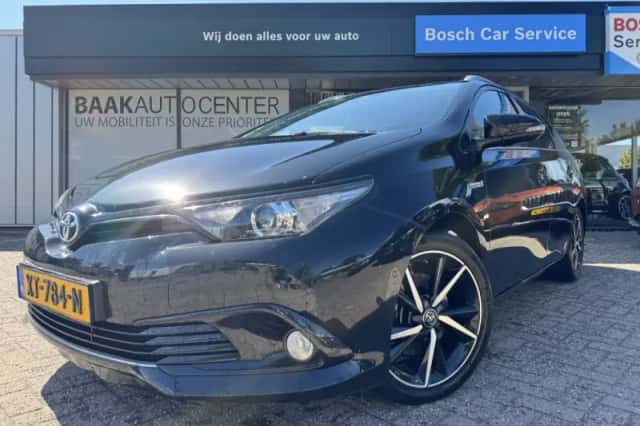 Toyota Auris (2019) thumbnail 2