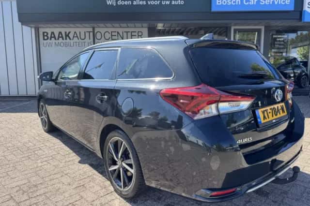 Toyota Auris (2019) thumbnail 4