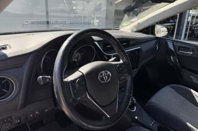 Toyota Auris (2019) thumbnail 5