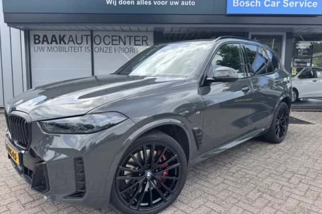 BMW X5 (2024) thumbnail 1