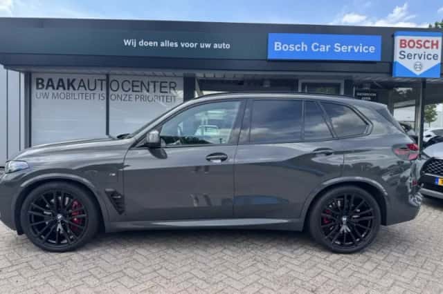 BMW X5 (2024) thumbnail 3