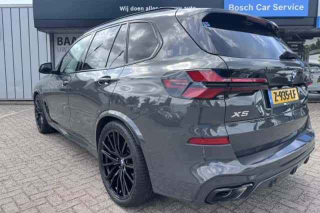 BMW X5 (2024) thumbnail 5