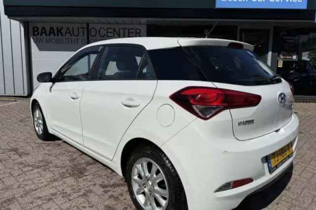 Hyundai i20 (2018) thumbnail 3