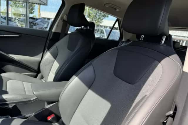 Kia Niro (2023) thumbnail 6