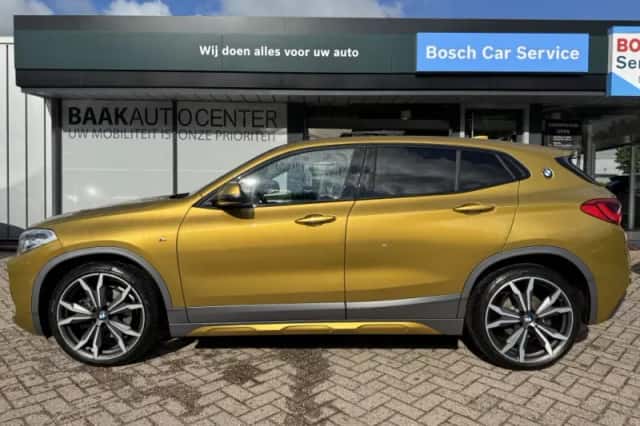 BMW X2 (2018) thumbnail 3