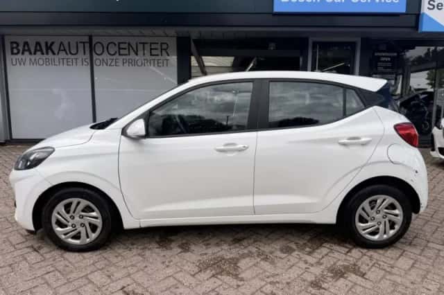 Hyundai i10 (2021) thumbnail 3