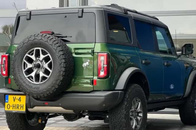 Ford Bronco (2024) thumbnail 3
