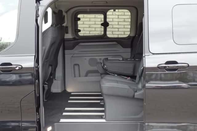 Ford Tourneo Custom (2025) thumbnail 6