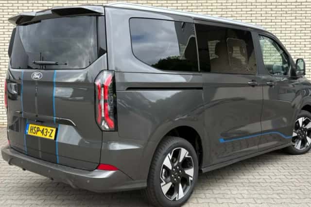 Ford Tourneo Custom (2025) thumbnail 3